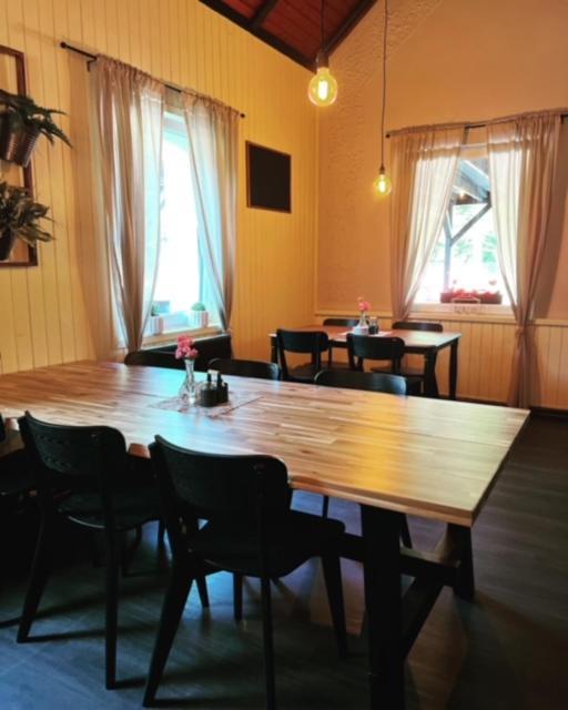 Penzion & Restaurace U Vily Sezimovo Usti Exterior photo